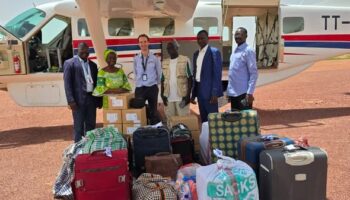 Une heure de vol, une semaine de route : porter l’espoir aux communautés isolées du Tchad.