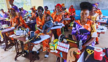 Clap de fin de la formation en couture : 42 nouveaux lauréats reçoivent leurs kits !